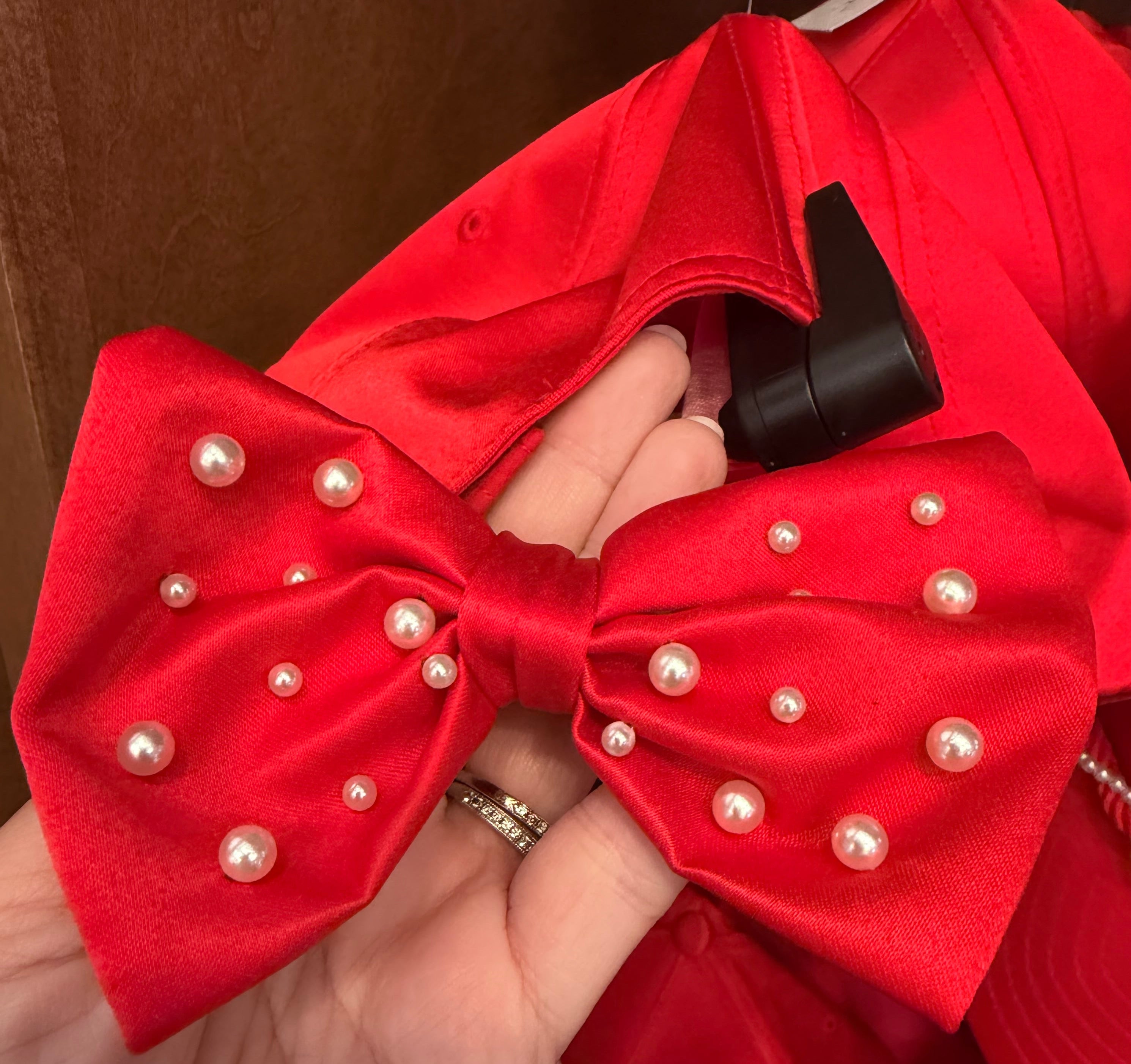 Minnie Mouse Red Bow Hat With Pearls