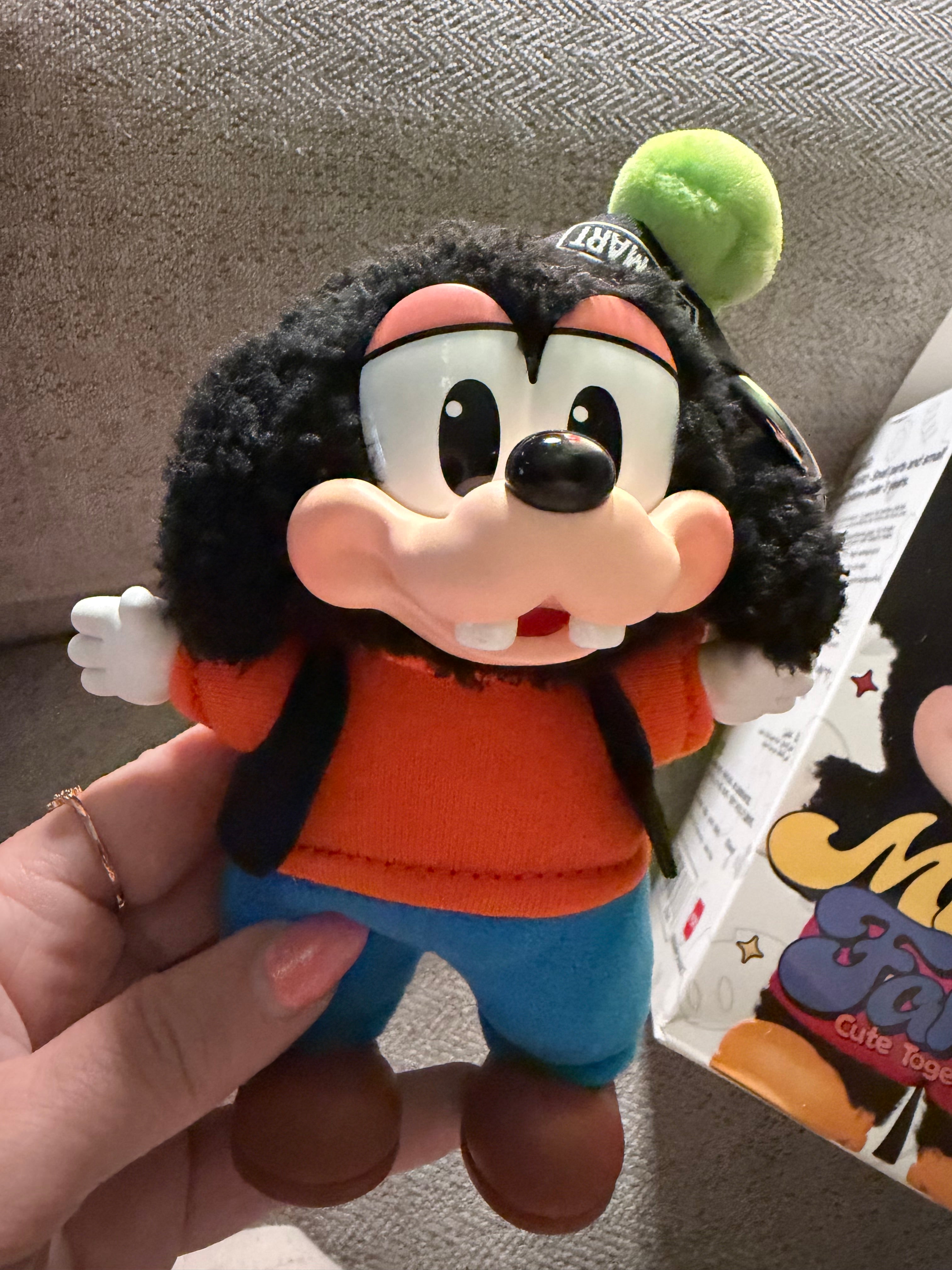 Mickey Family Cute Together Keychain Series Figures - Goofy
