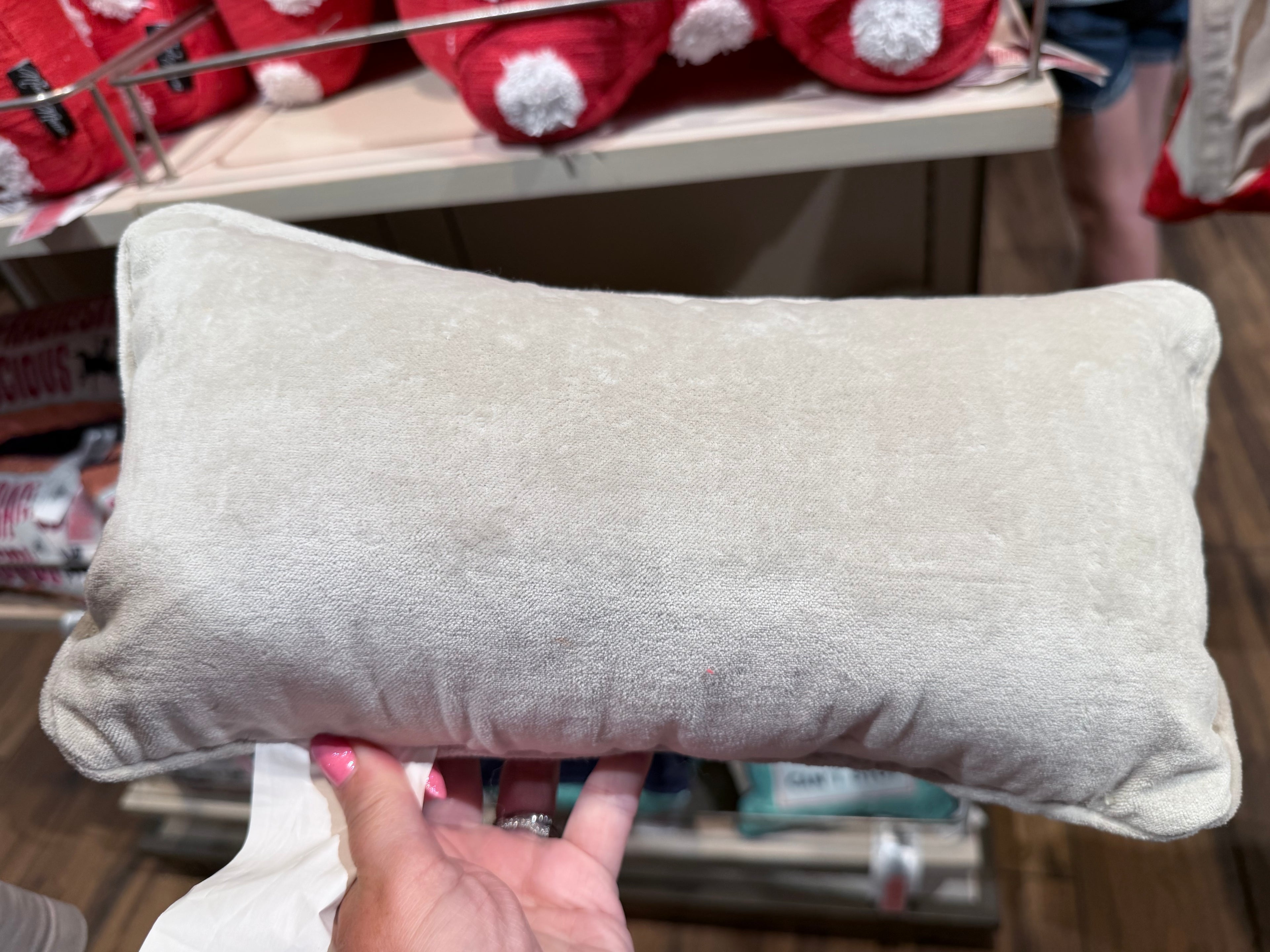 POR FAVOR MANTENGASE ALEJADO DE LAS PUERTAS Pillow