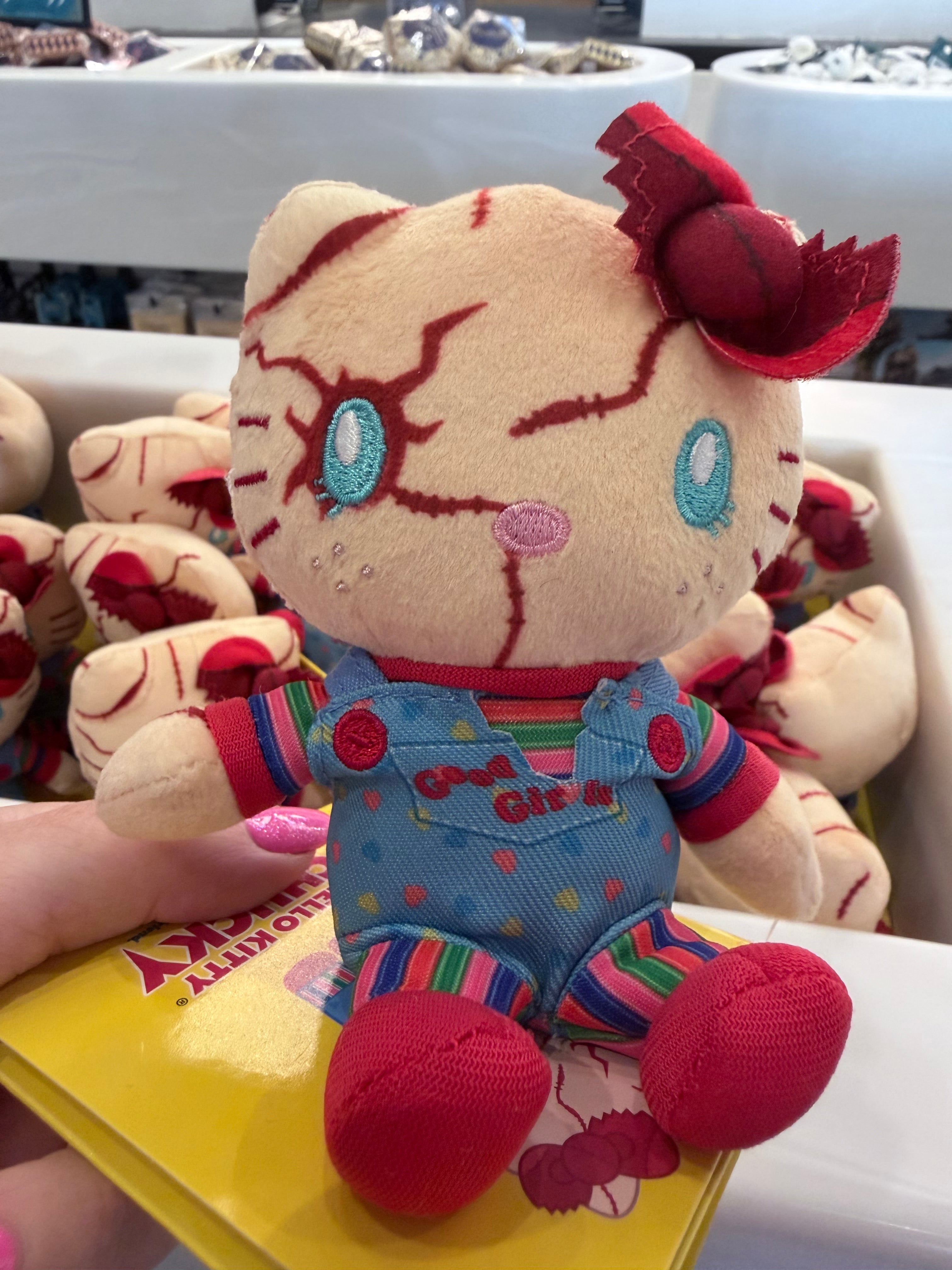 Hello Kitty Shoulder Pal