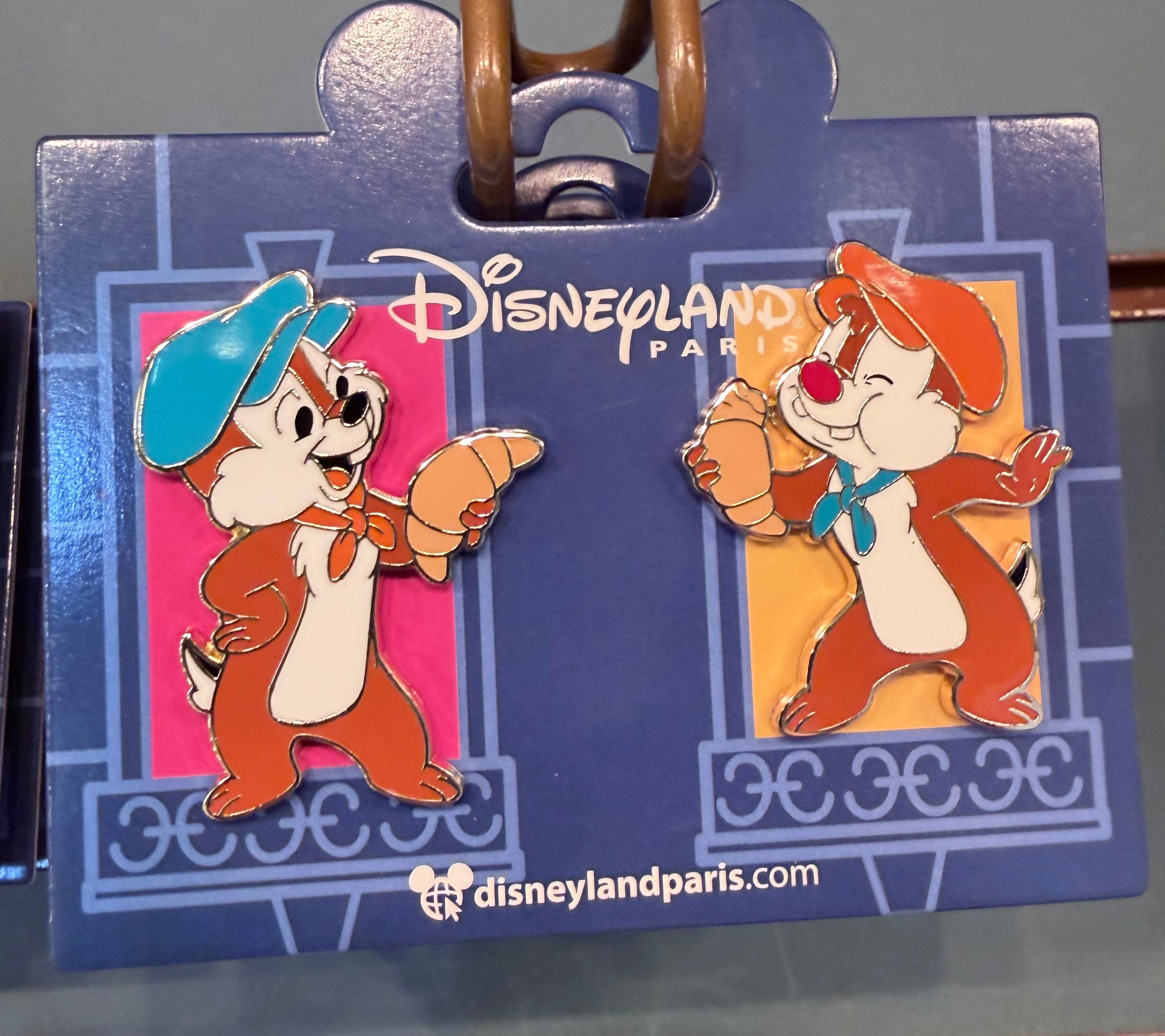 Chip & Dale Parisian Pin Set